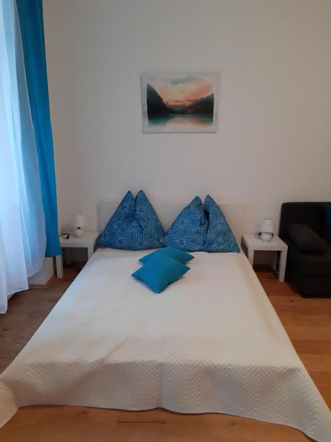 Apartments Diana-Contactless Check-In! Виена Екстериор снимка