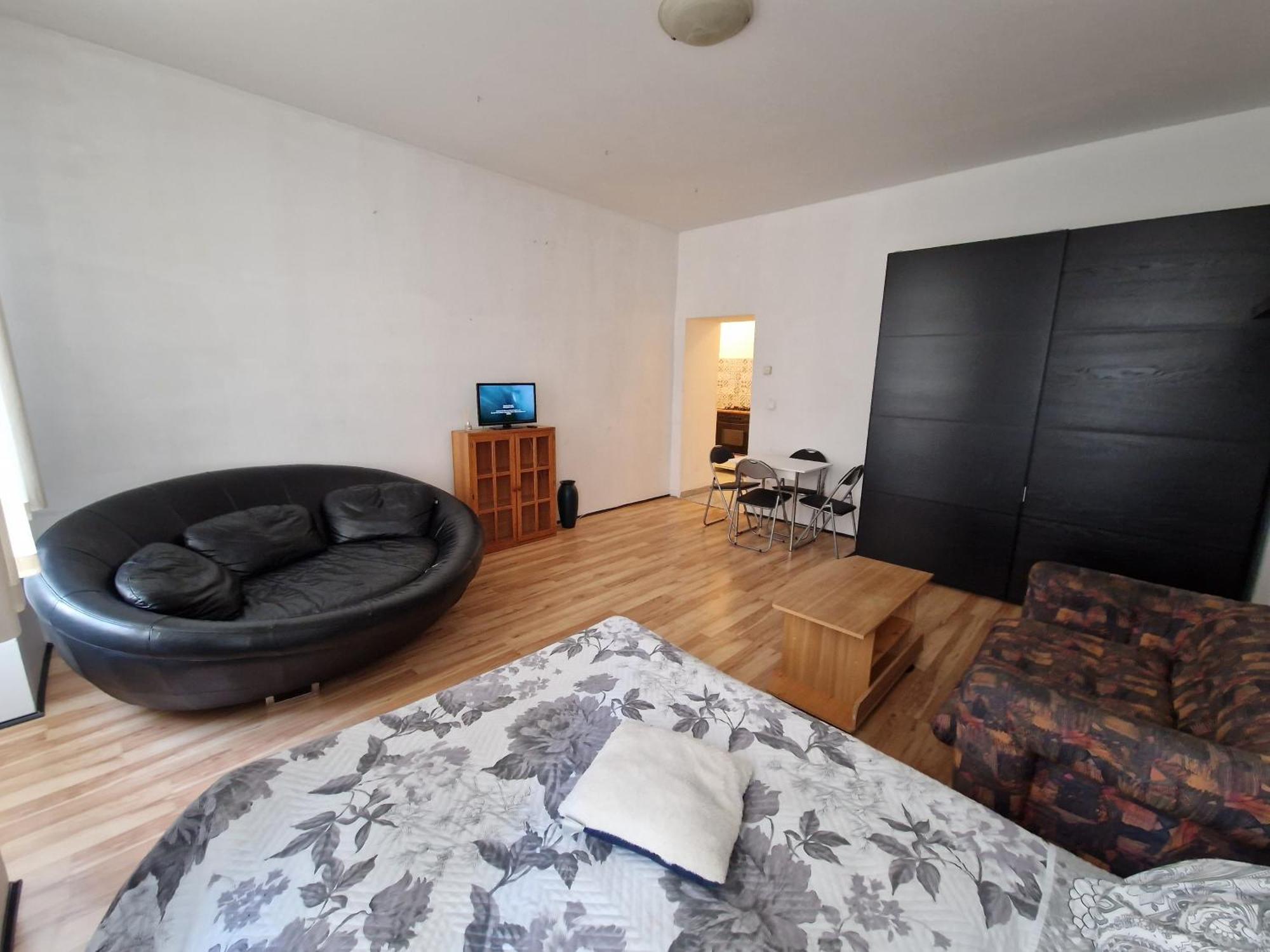 Apartments Diana-Contactless Check-In! Виена Екстериор снимка