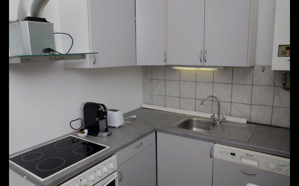 Apartments Diana-Contactless Check-In! Виена Екстериор снимка