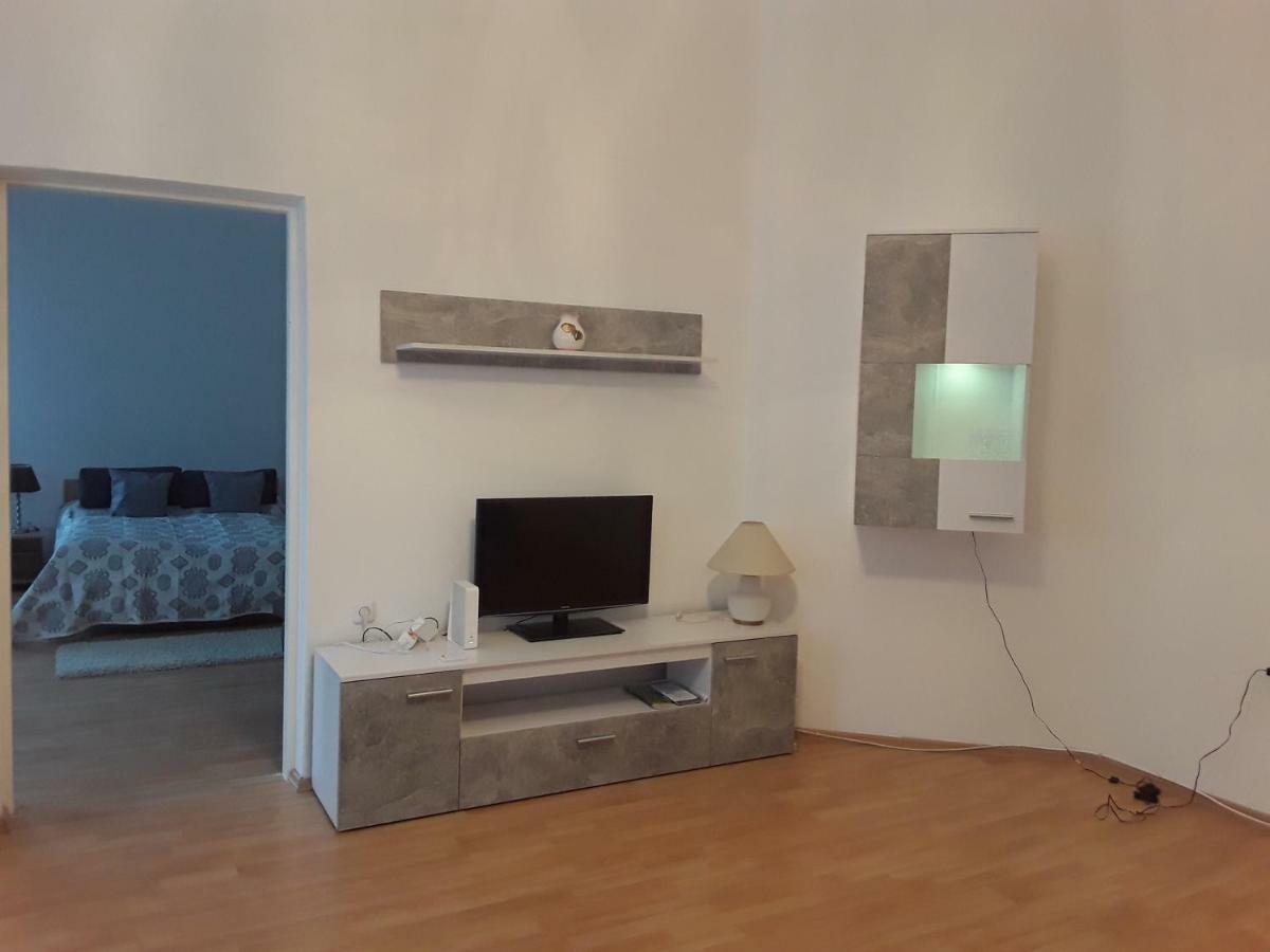 Apartments Diana-Contactless Check-In! Виена Екстериор снимка