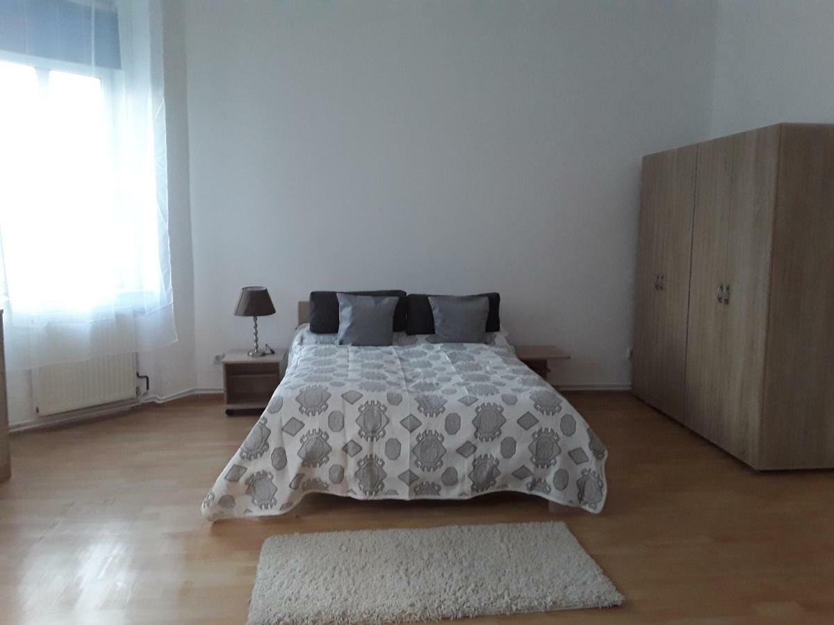 Apartments Diana-Contactless Check-In! Виена Екстериор снимка