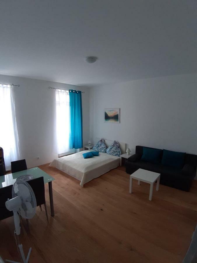 Apartments Diana-Contactless Check-In! Виена Екстериор снимка